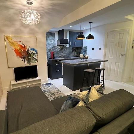 Newly Renovated Modern Studio Apartment In West Kensington London Exterior photo