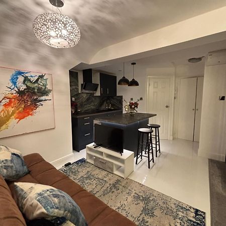 Newly Renovated Modern Studio Apartment In West Kensington London Exterior photo