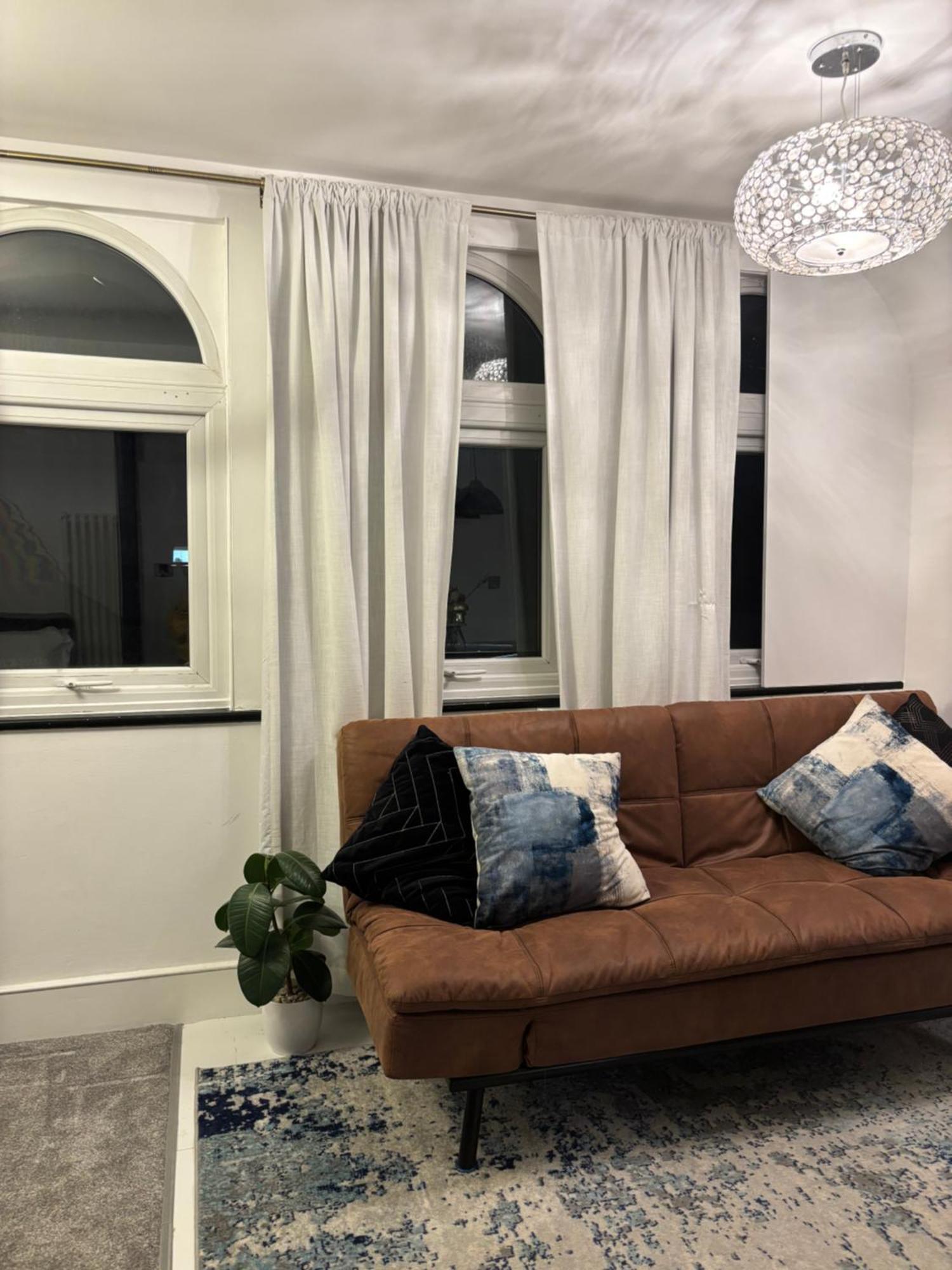 Newly Renovated Modern Studio Apartment In West Kensington London Exterior photo